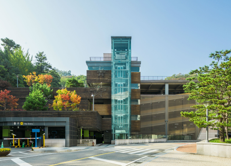 Take the stairs of the parking tower