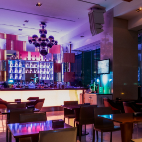 Club Lounge & Bar