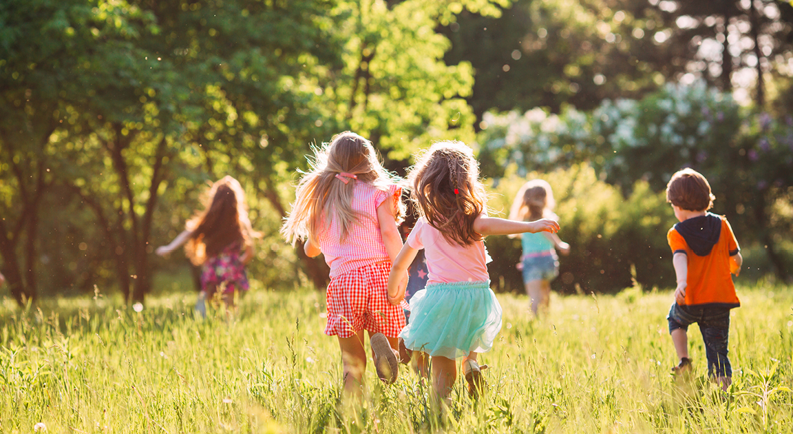 Kids play with Walkee